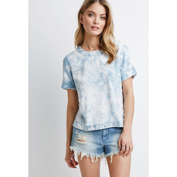 Forever 21 Tops - Forever 21 Women’s Short Sleeve Chambray Top Small